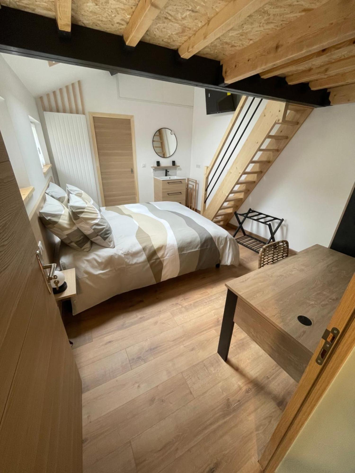 Bed and Breakfast Au Bord De L'Eau Ecluzelles Exterior foto